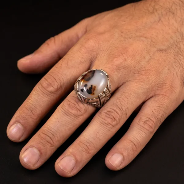 Dar Talisman — talisman ring — Yemeni Aqeeq Spiritual Ring — ring worn on a hand